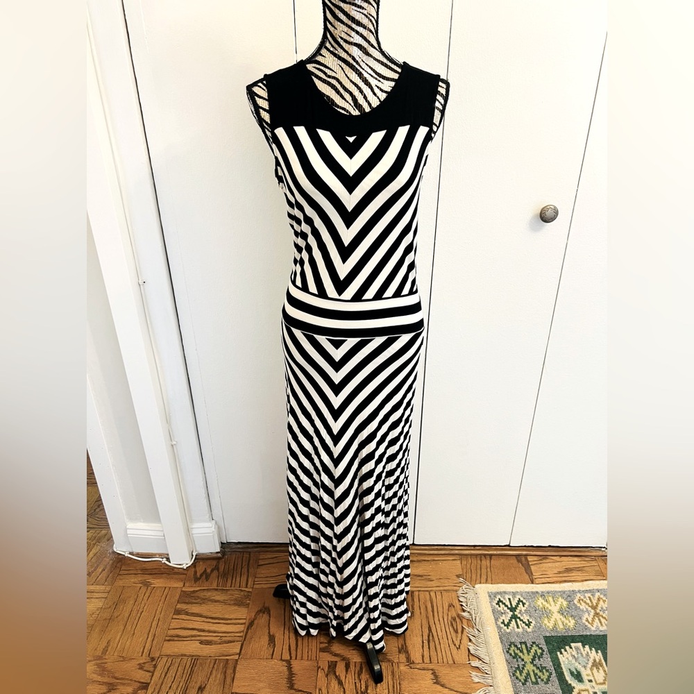 Kenneth Cole New York Black and White Chevron Maxi Dress